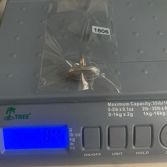 1806 Elegant Black and Silver Women's Ring - Picture 2 of 3